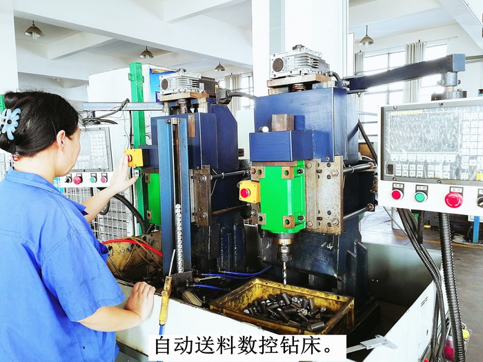 自動送料數控鉆床